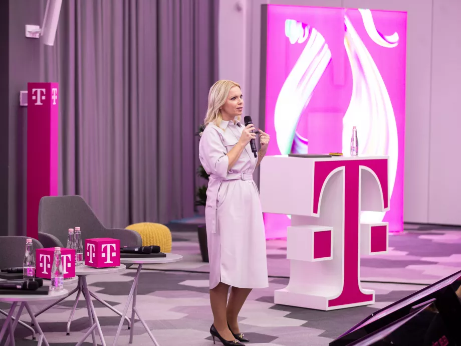 Dupla annyi kollégával és még több terület bevonásával folytatódik a 4 napos munkahét a Telekomnál