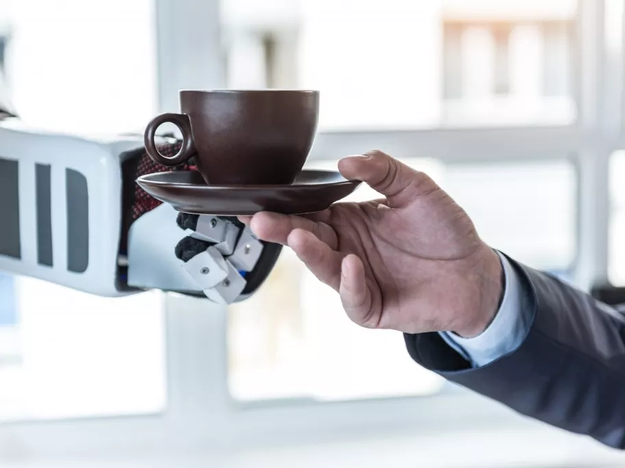 Személyi asszisztensnek csapott fel a robot – félhet a humán munkaerő?