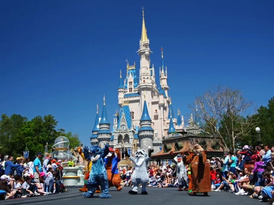 Ilyen nyelvi fortélyokkal erősíti dolgozói elkötelezettségét a Disney