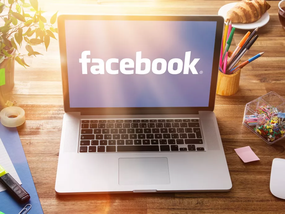 Segítség! A főnököm elkérte a Facebook-jelszavamat!