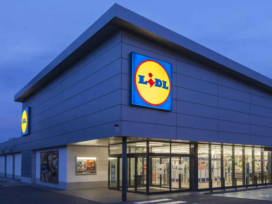 Ennyit emelkednek a bérek a Lidl-nél 2020-ban