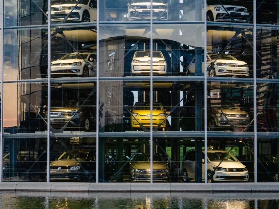 Így indult újra a gyártás a Volkswagennél: közel 100 pontból álló tervet dolgoztak ki