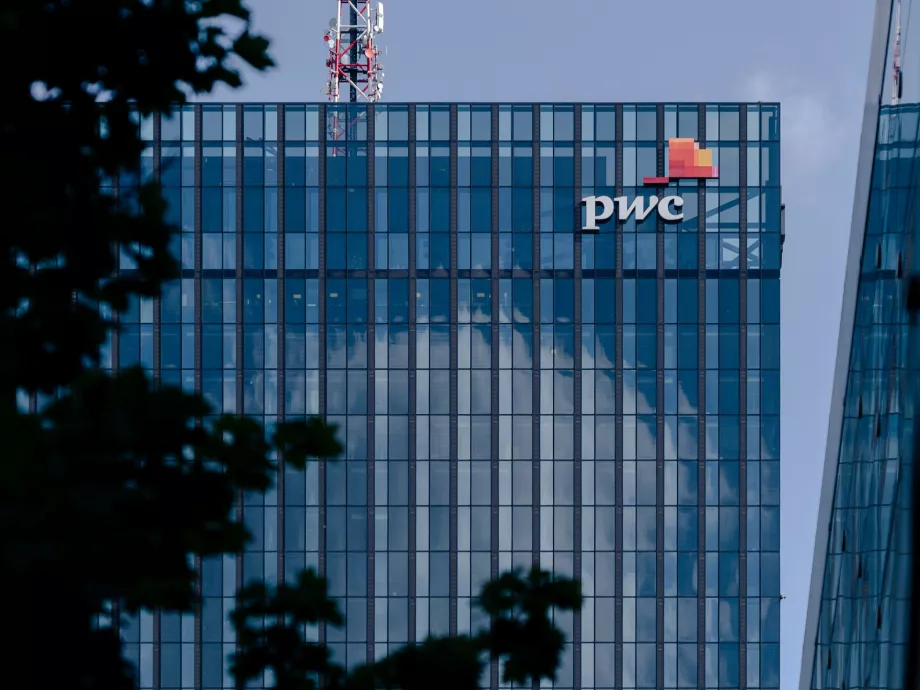 PwC Magyarországi Pénzügyi Vezetői Felmérés: Költség-nyomás és AI a CFO-k napirendjén