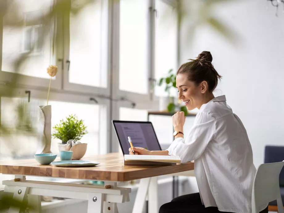 Már nem elég a home office, ezt teszik a szervezetek a megtartás érdekében