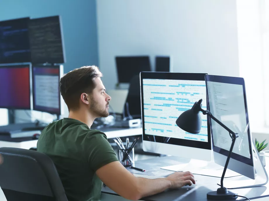 Még mindig az IT-s munkavállalók diktálják a munkaerőpiaci feltételeket