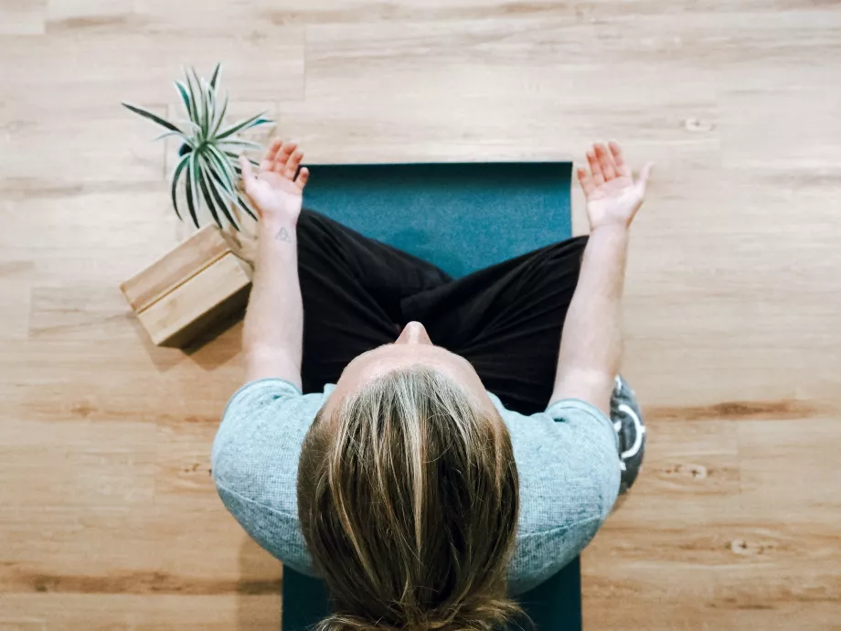 Meglepő kutatás: így változtathatja meg a mindfulness a Parkinson-kórral élők életét