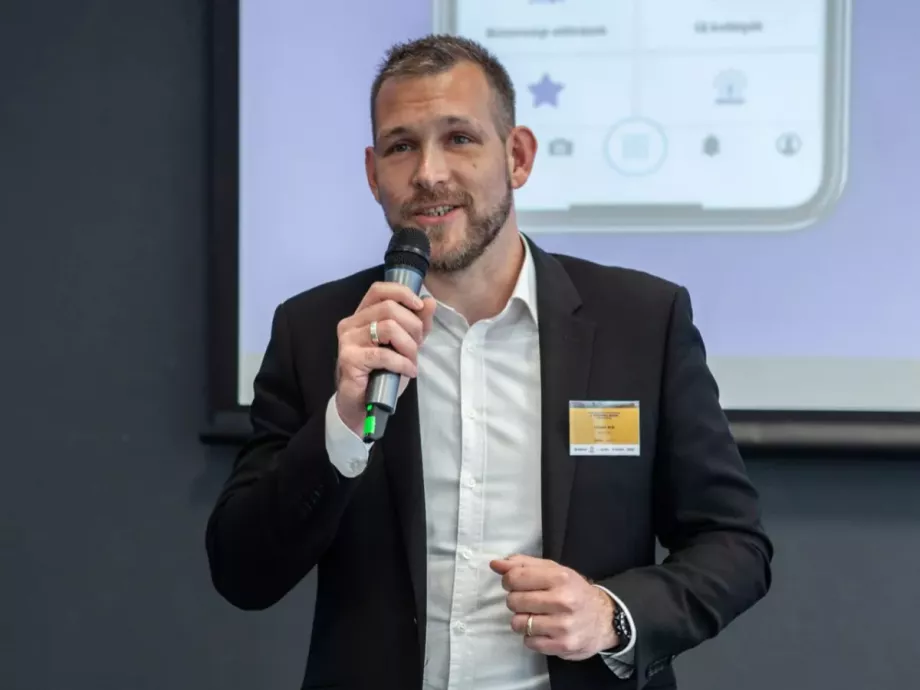 Így legyél döntős a HRKOMM AWARD-on – beszélgetés Czinger Erikkel