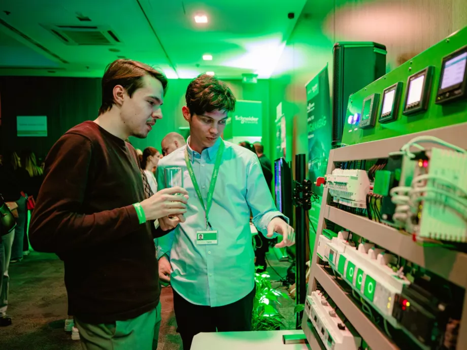 Újabb célt teljesített a Schneider Electric a gyakornoki programban