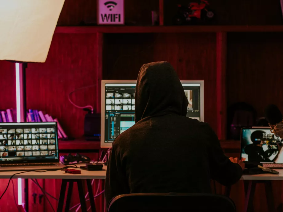 Elmosódik a határ a valóság és fikció között: felismerik a magyarok a deepfake tartalmakat?