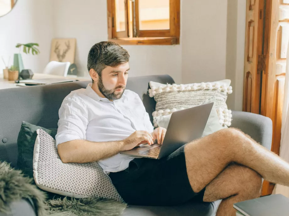 A munkavállalók imádják a home office-t, de a vállalatok inkább csak megtűrik