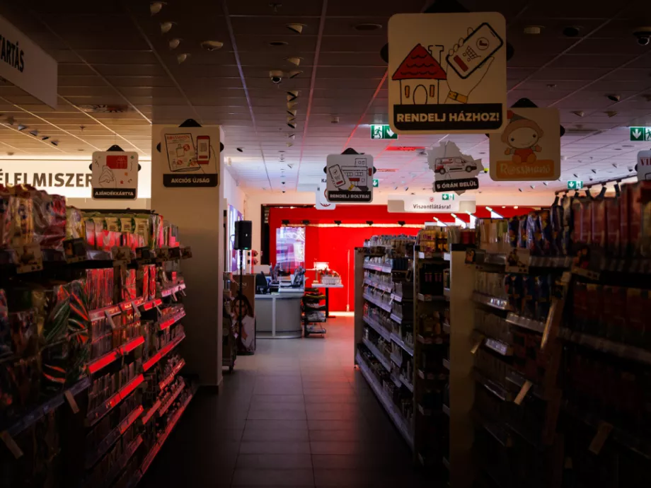 Szenteste zárva tartanak a Rossmann üzletek