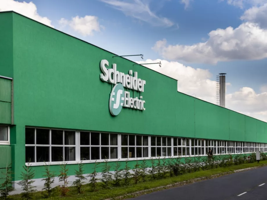 Mrekva Ádámot nevezték ki a Schneider Electric MG Zala gyárának igazgatójává